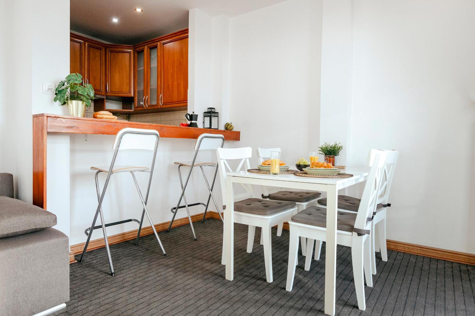 Plac Konstytucji 6 Orange - Apartament Dla 4 Osob - Bezplatny Parking - Free Parking - Piekny Widok Na Panorame Warszawy Warsaw Exterior photo