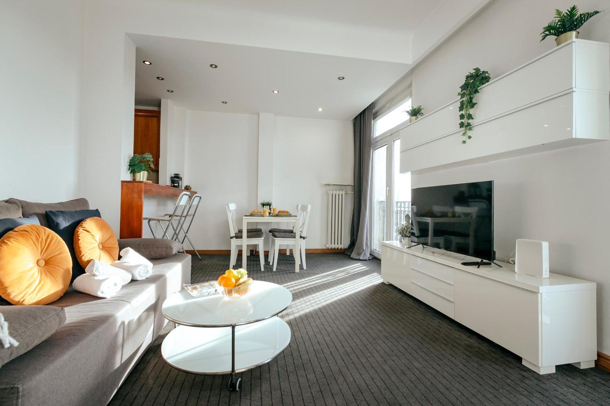 Plac Konstytucji 6 Orange - Apartament Dla 4 Osob - Bezplatny Parking - Free Parking - Piekny Widok Na Panorame Warszawy Warsaw Exterior photo